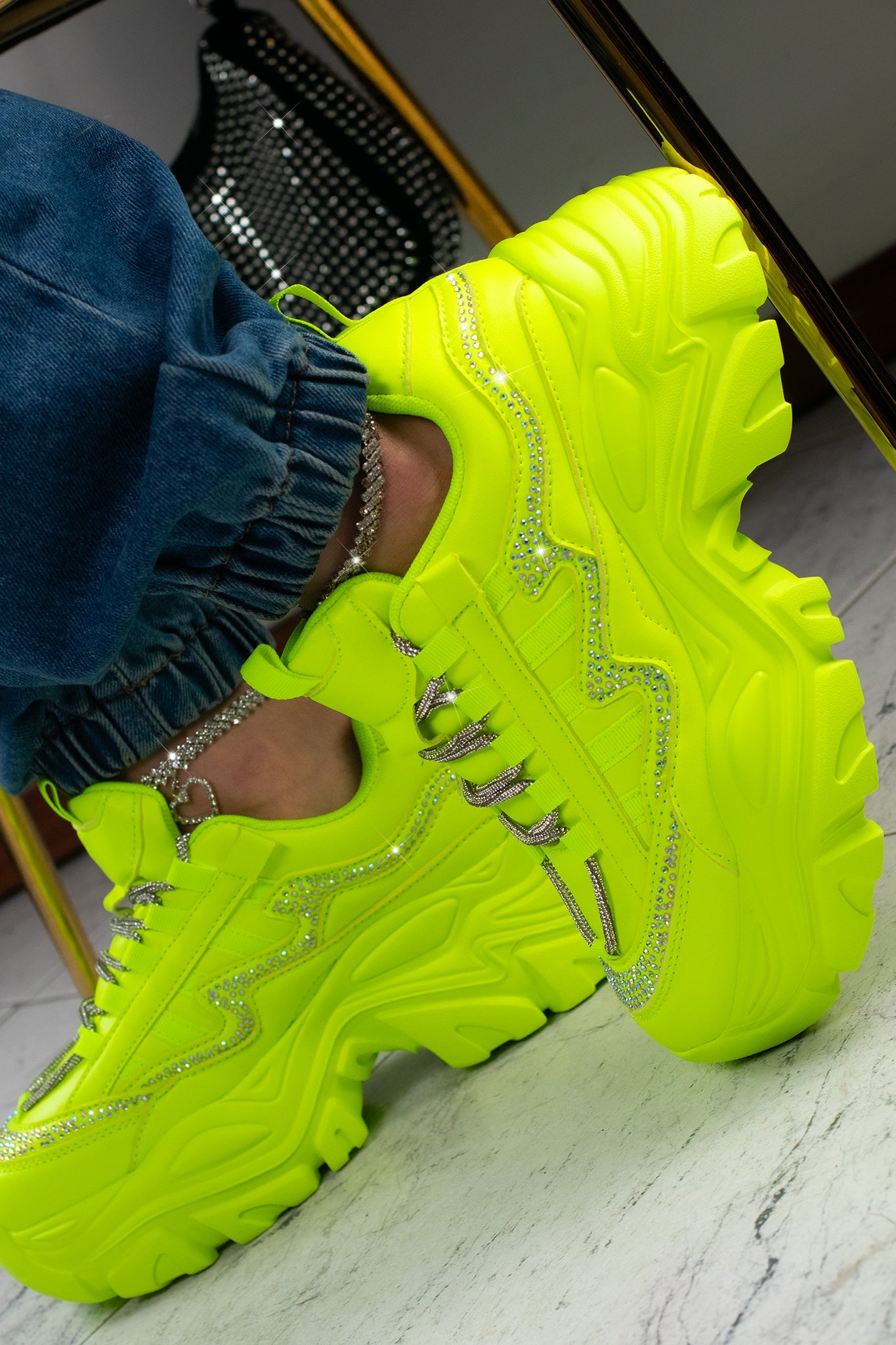 BILLIE | NEON YELLOW